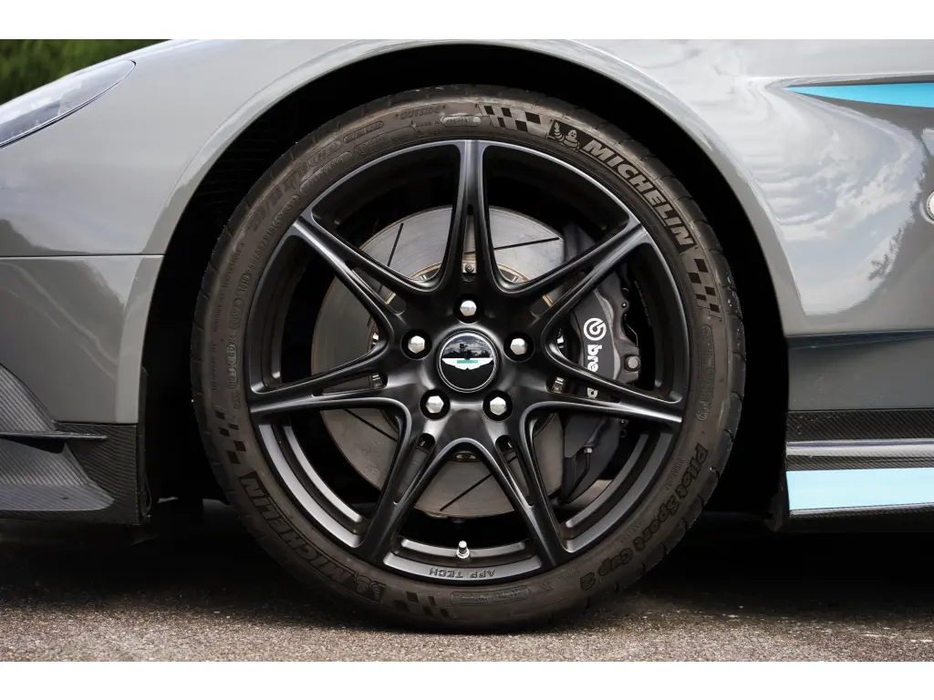 2017 Vantage GT8 Coupe thumbnail vehicle image 3