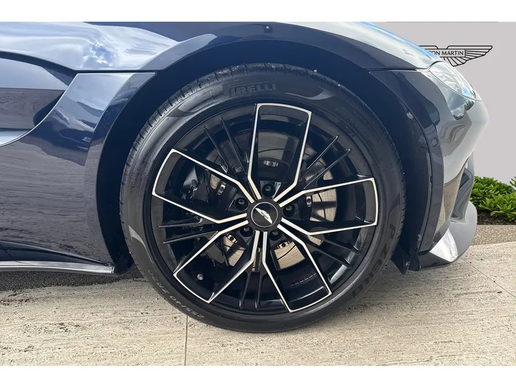 2021 Vantage Roadster thumbnail vehicle image 3