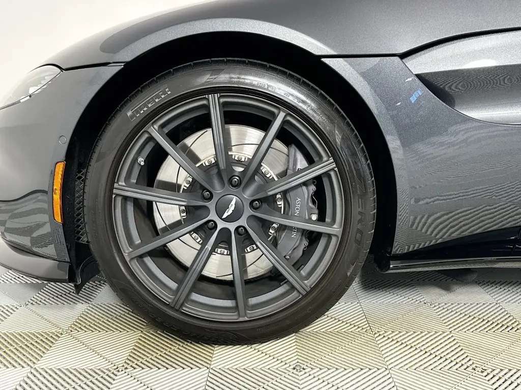 2021 Vantage Roadster thumbnail vehicle image 3