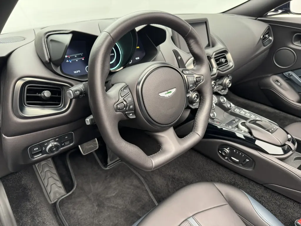 2021 Vantage Roadster thumbnail vehicle image 2