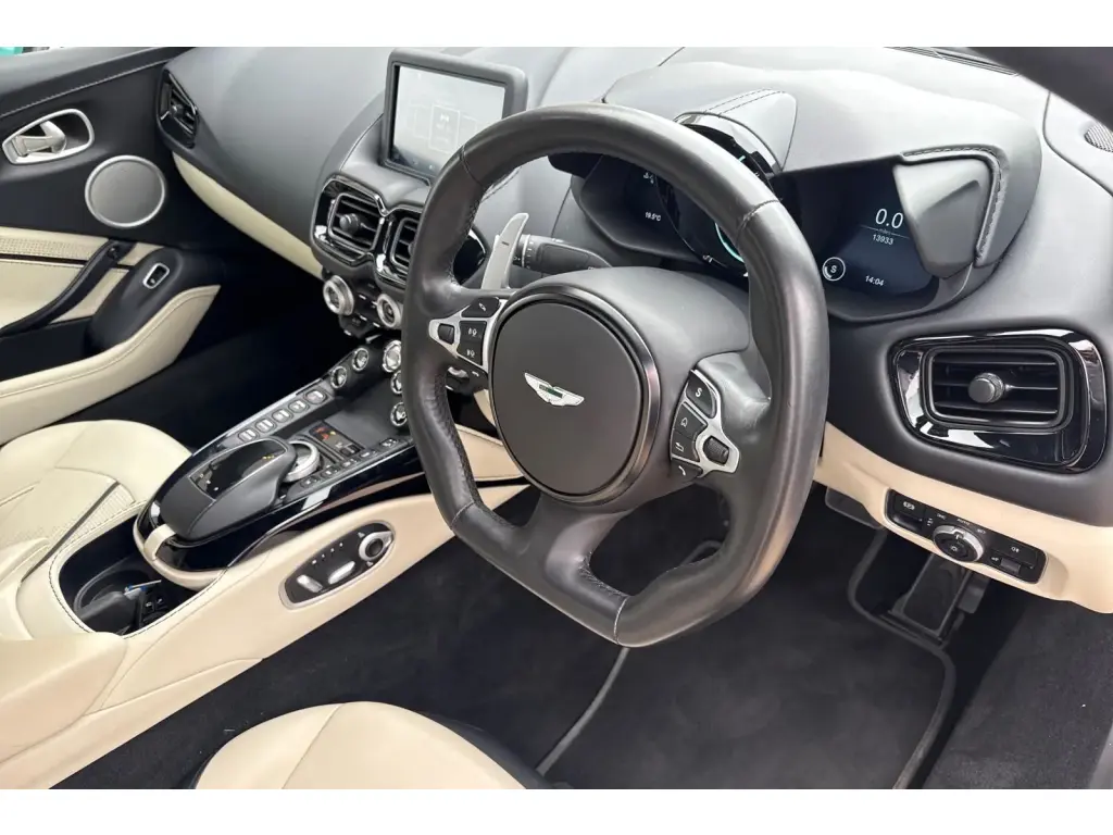 2022 Vantage Roadster thumbnail vehicle image 2