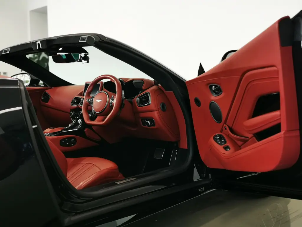 2022 Vantage Roadster thumbnail vehicle image 2