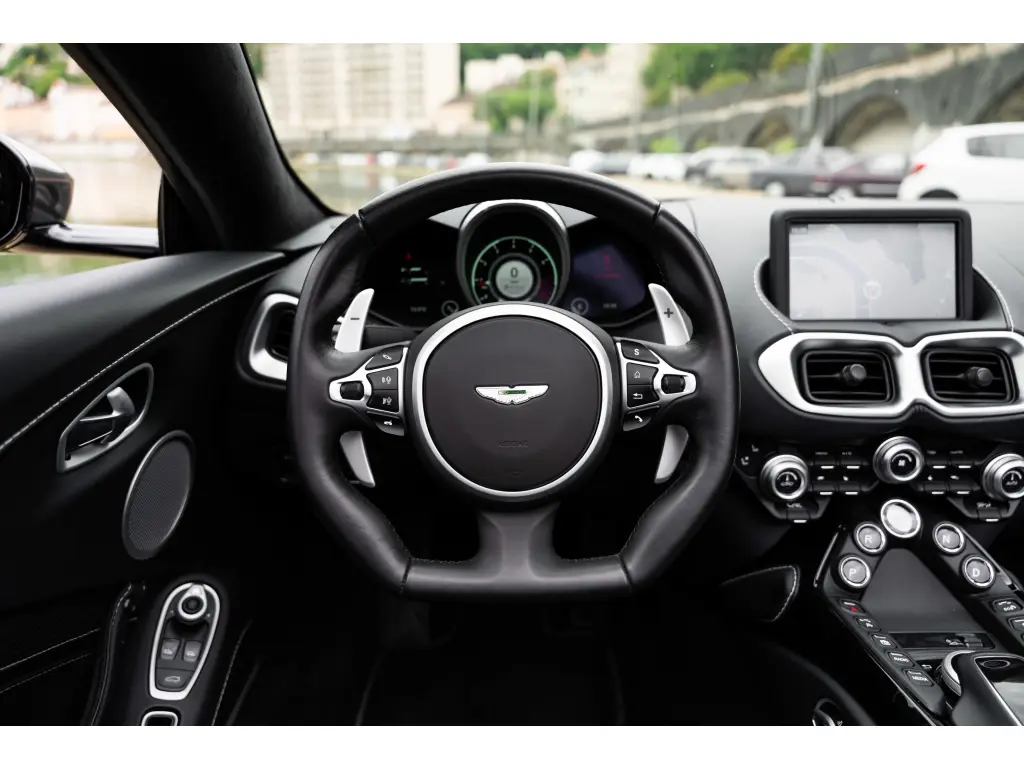 2022 Vantage Roadster thumbnail vehicle image 2