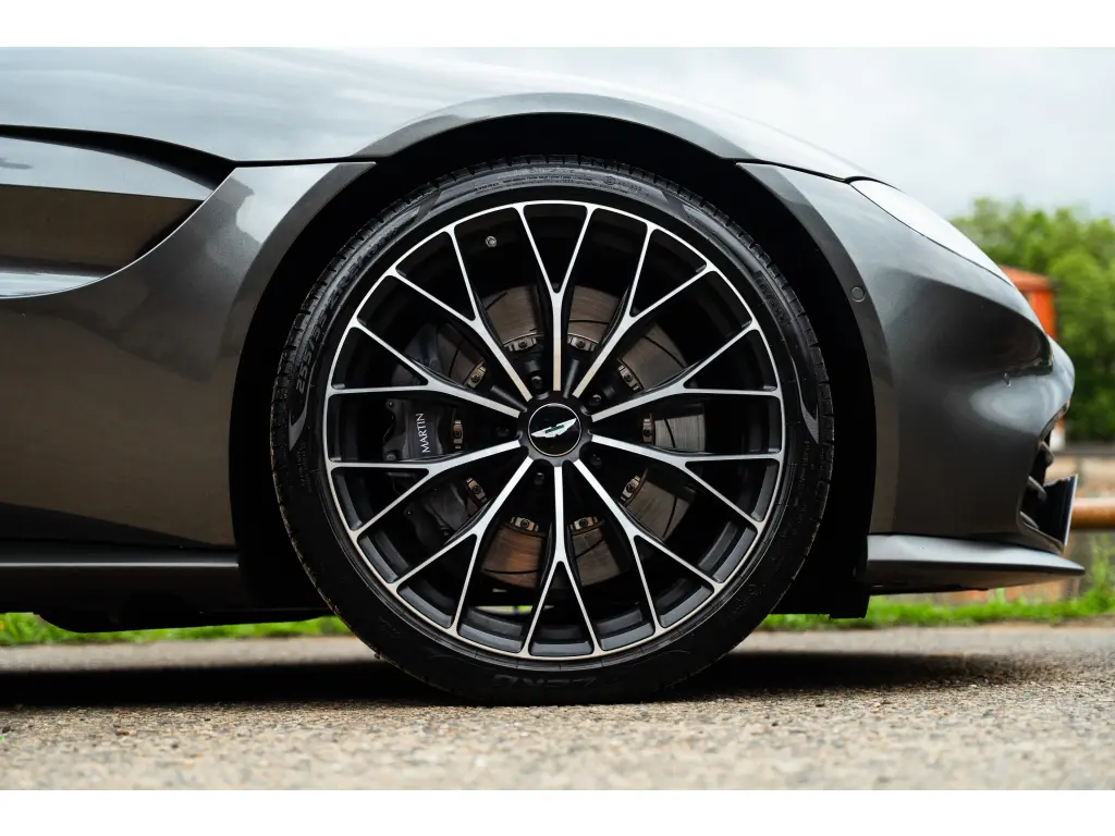 2022 Vantage Roadster thumbnail vehicle image 3