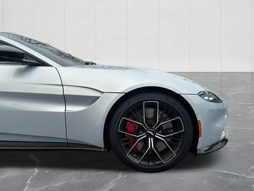 2022 Vantage Roadster thumbnail vehicle image 3