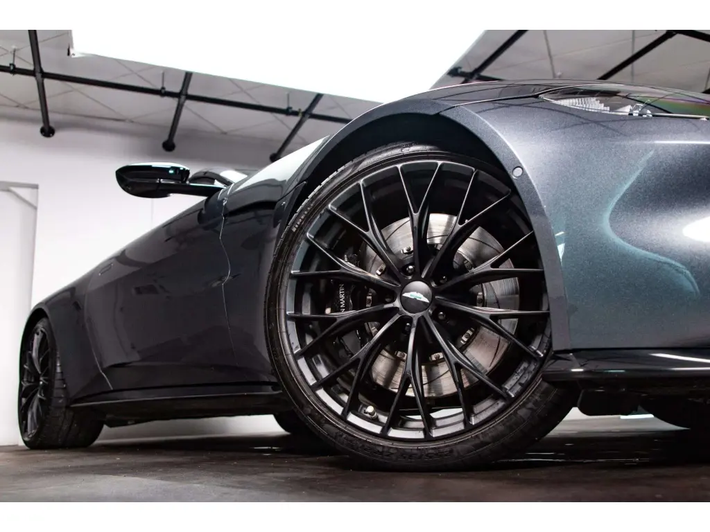 2023 Vantage Roadster thumbnail vehicle image 3