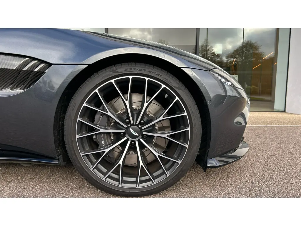 2023 Vantage Roadster thumbnail vehicle image 3