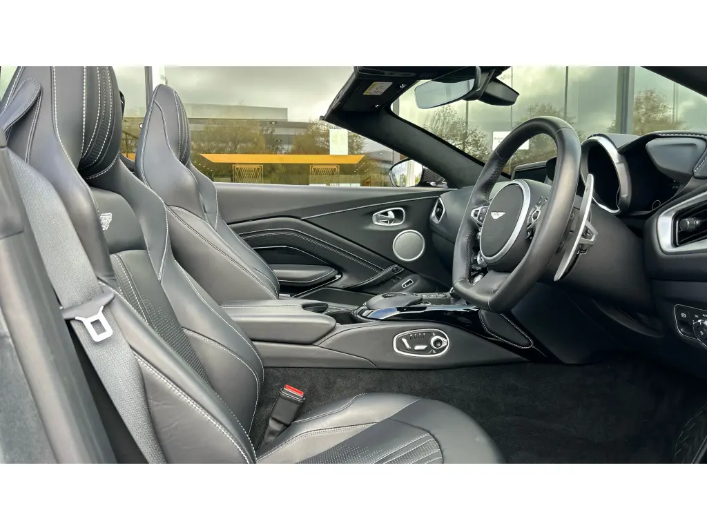 2023 Vantage Roadster thumbnail vehicle image 2