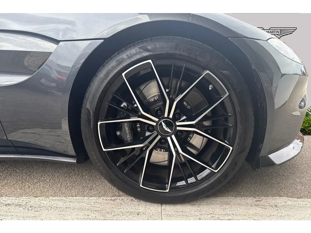 2023 Vantage Roadster thumbnail vehicle image 3