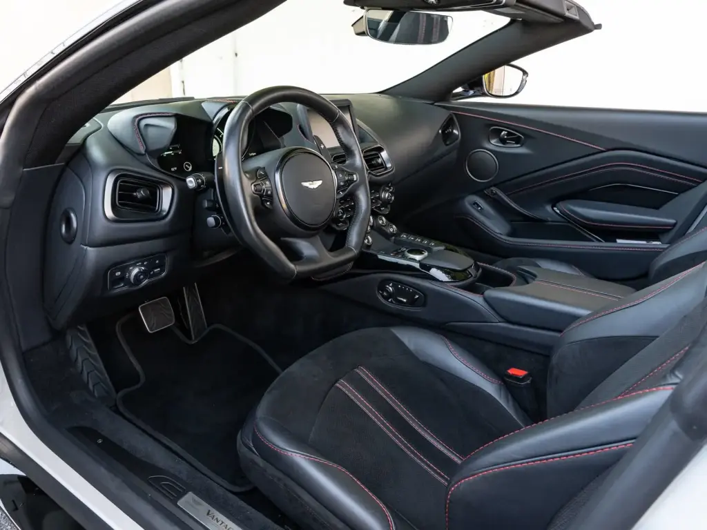 2023 Vantage Roadster thumbnail vehicle image 2