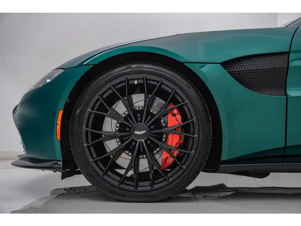 2023 Vantage Roadster thumbnail vehicle image 3