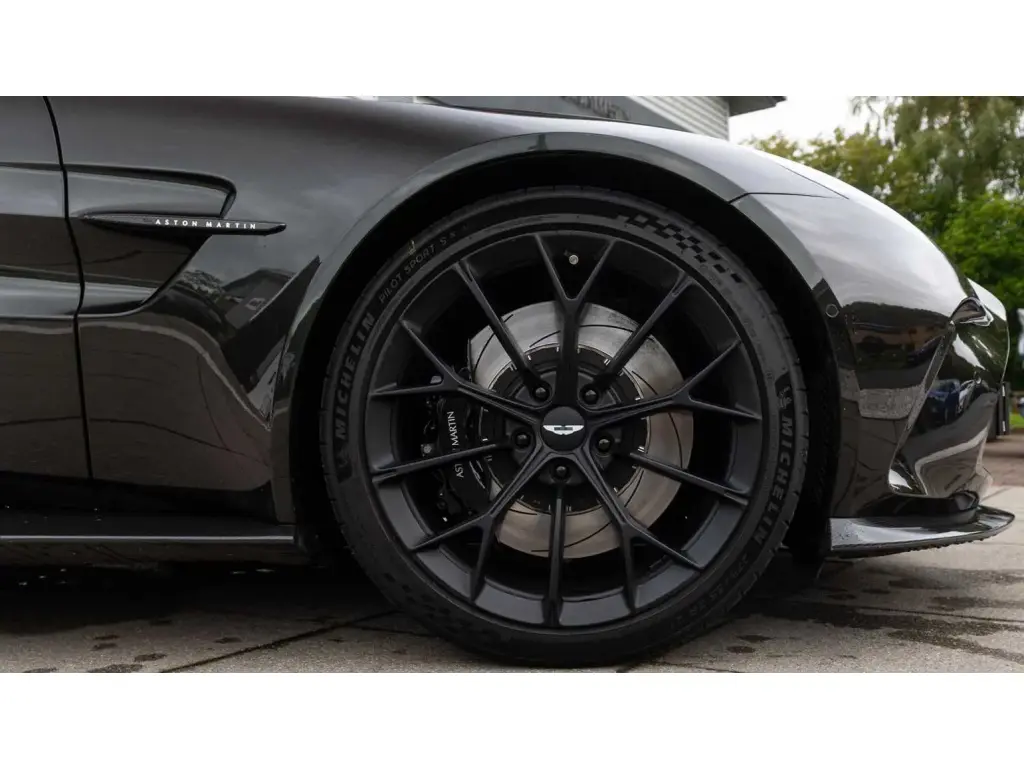 2026 Vantage Roadster thumbnail vehicle image 3