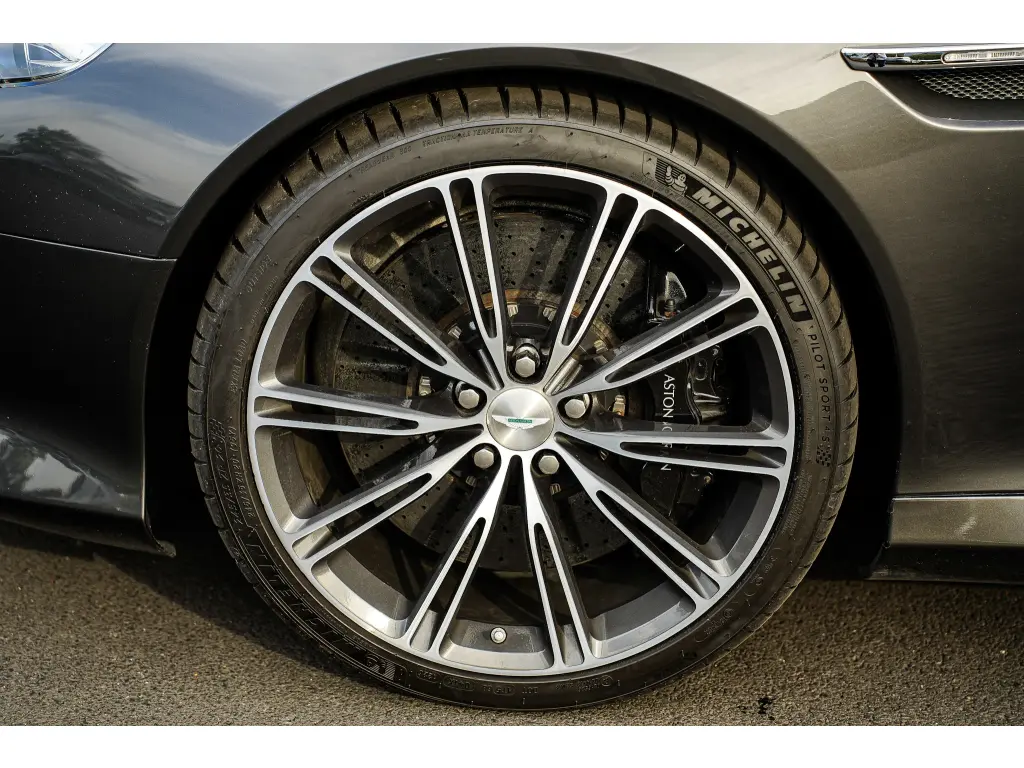 2012 Virage Volante thumbnail vehicle image 3