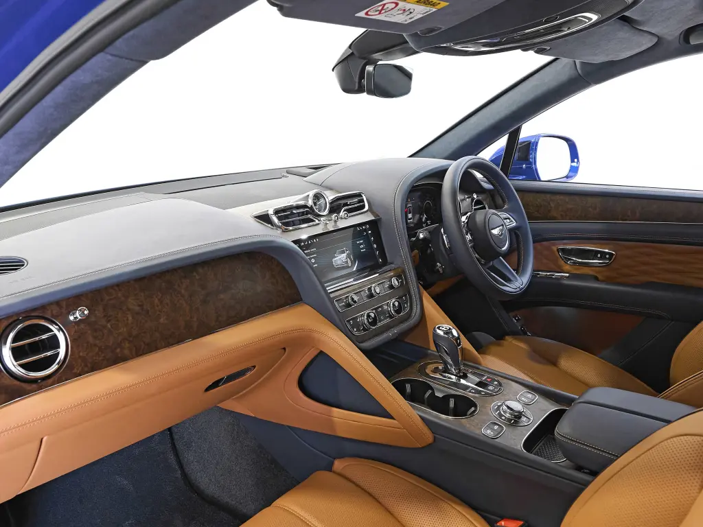 Image for 2024 Bentayga A V8 at position 2