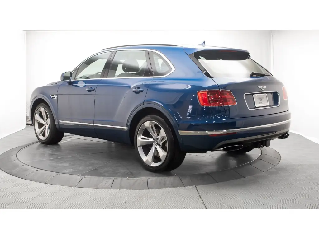 Image for 2018 Bentayga Activity Edition W12 at position 3