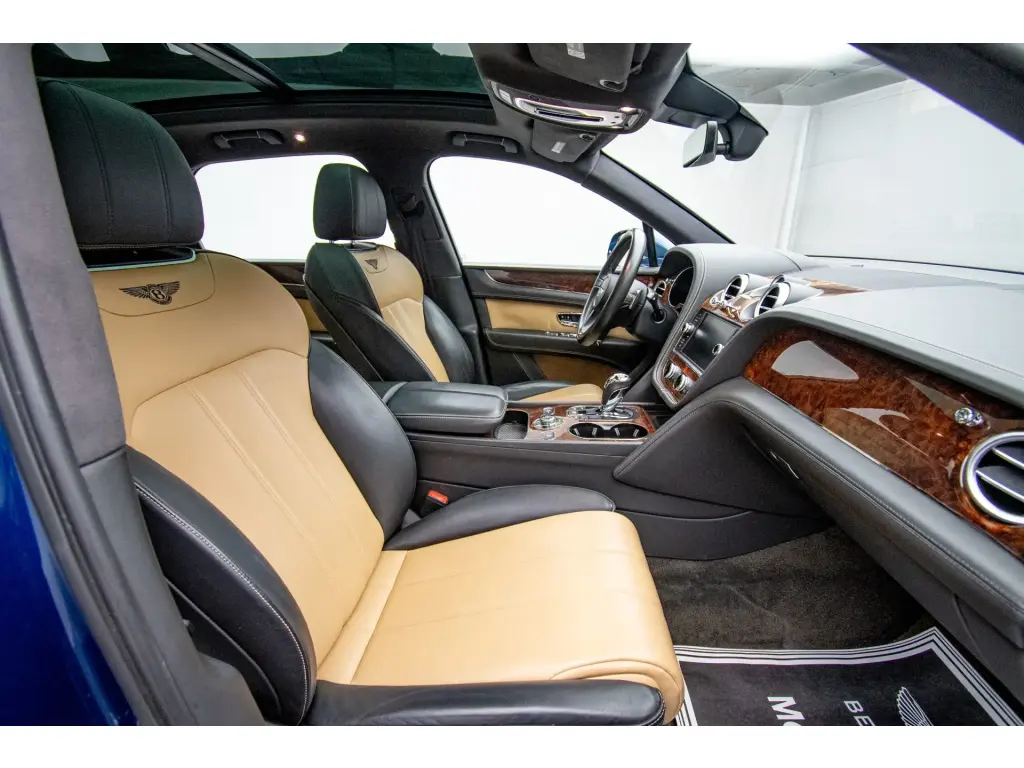 Image for 2018 Bentayga Activity Edition W12 at position 2