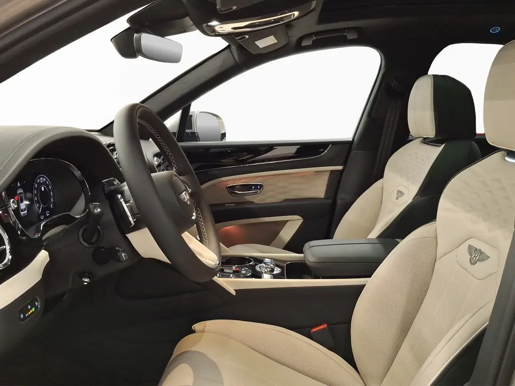 Image for 2027 Bentayga Artenara Edition V8 at position 2