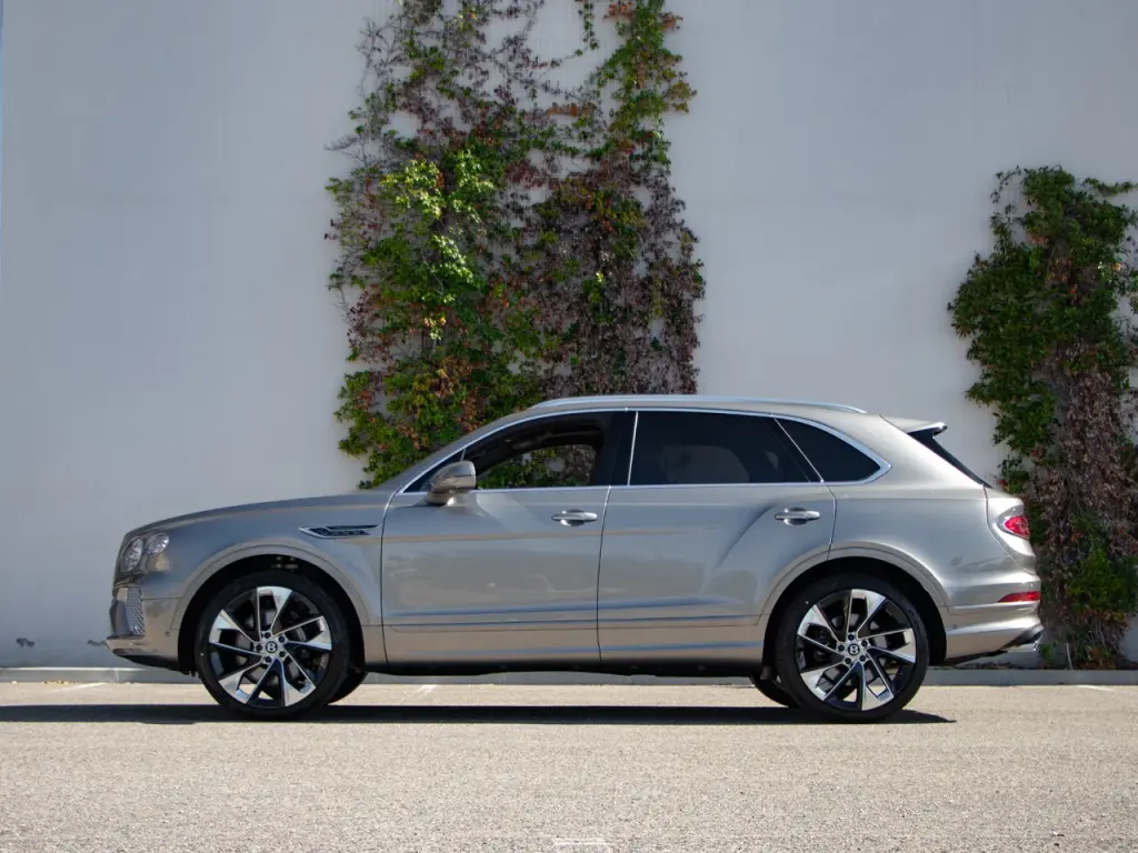 Image for 2027 Bentayga Artenara Edition V8 at position 5