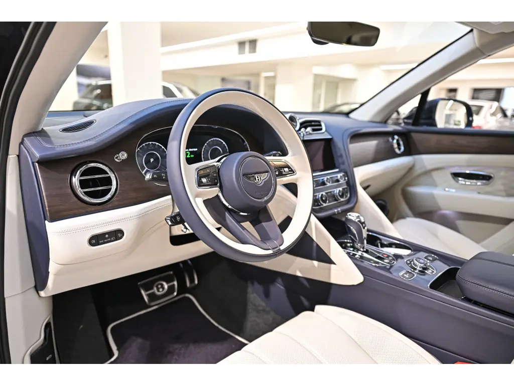 Image for 2026 Bentayga Atelier Edition V6 Hybrid at position 2