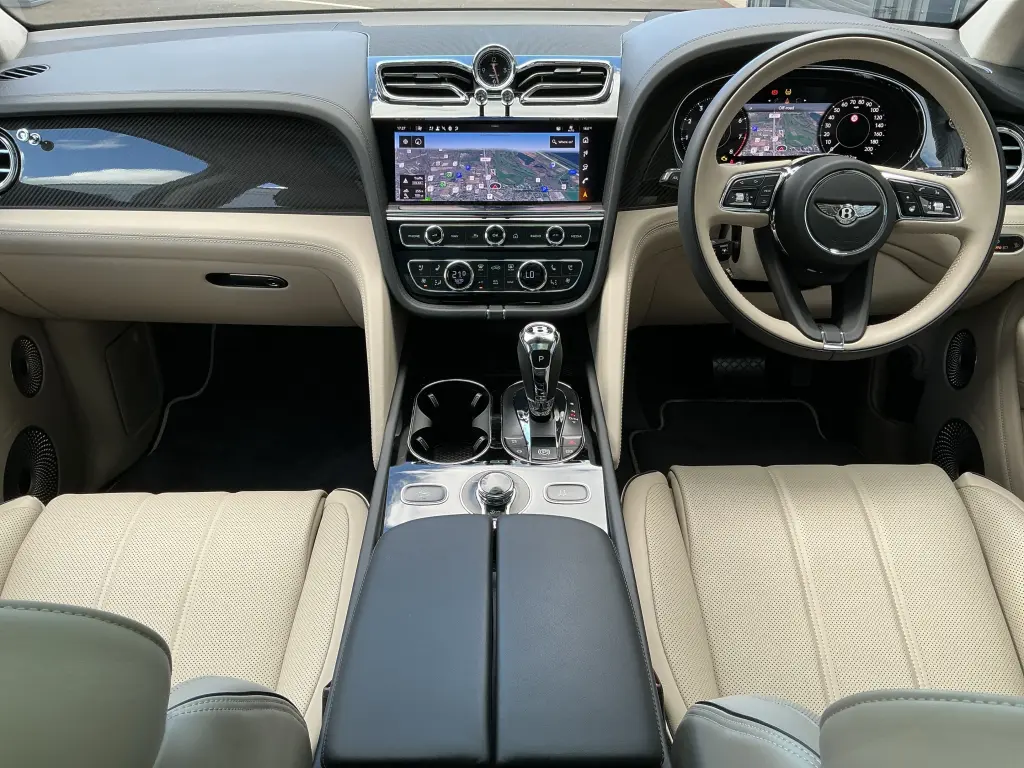 Image for 2025 Bentayga Atelier Edition V8 at position 4