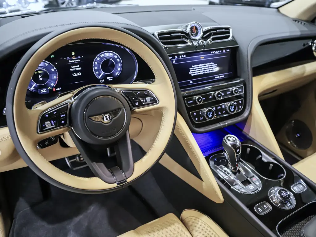 Image for 2025 Bentayga Atelier Edition V8 at position 2