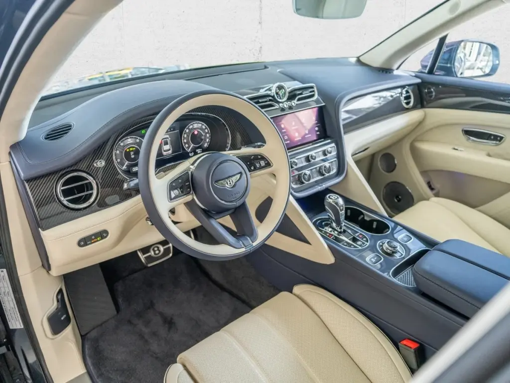 Image for 2025 Bentayga Atelier Edition V8 at position 2