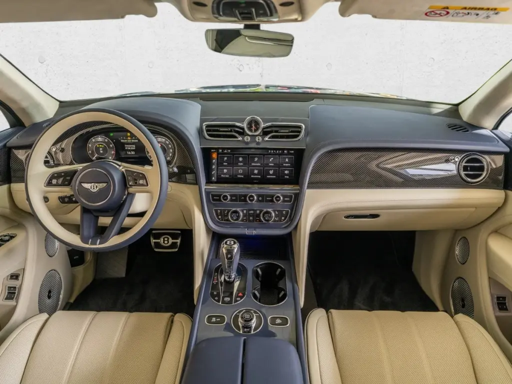Image for 2025 Bentayga Atelier Edition V8 at position 4