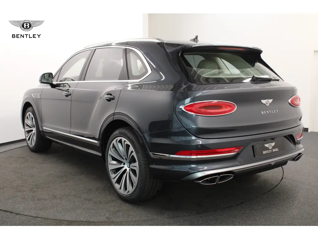 Image for 2025 Bentayga Atelier Edition V8 at position 3