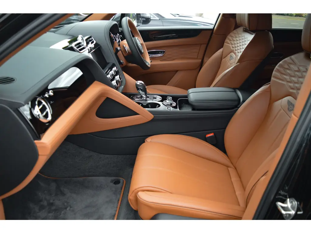 Image for 2026 Bentayga Atelier Edition V8 at position 2