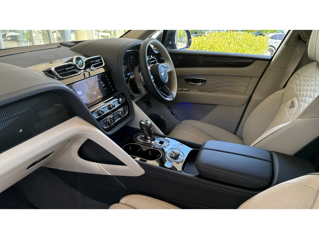 Image for 2026 Bentayga Atelier Edition V8 at position 2