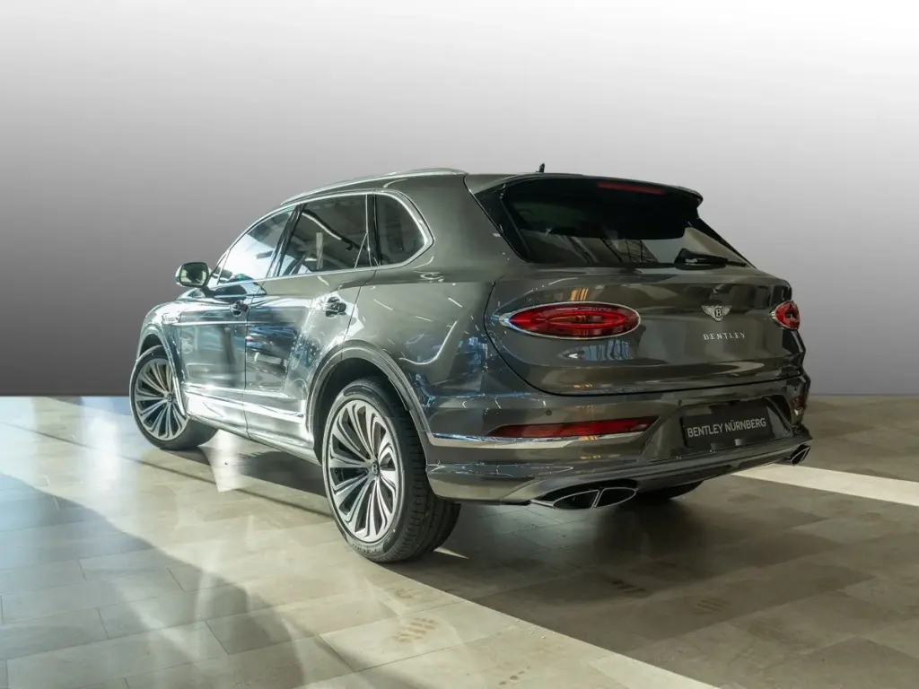 Image for 2026 Bentayga Atelier Edition V8 at position 3