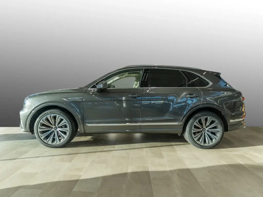 Image for 2026 Bentayga Atelier Edition V8 at position 5