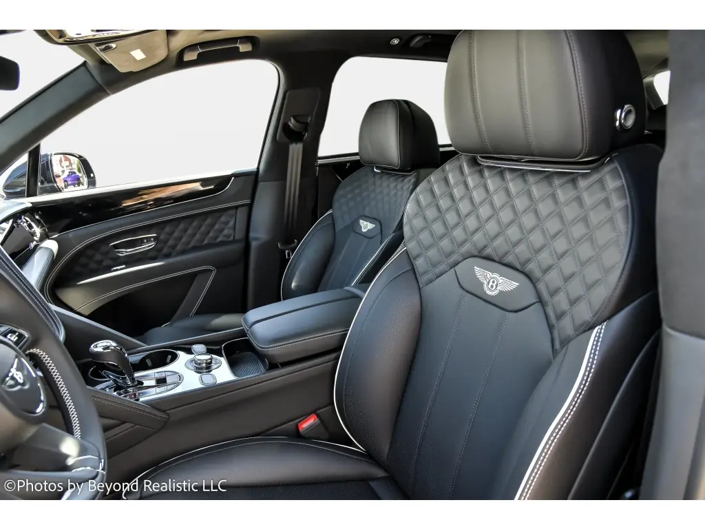 Image for 2023 Bentayga Azure V6 Hybrid at position 2