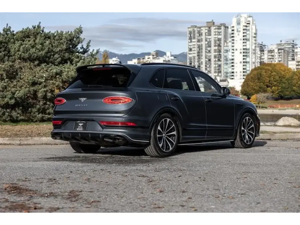 Image for 2023 Bentayga Azure V6 Hybrid at position 3