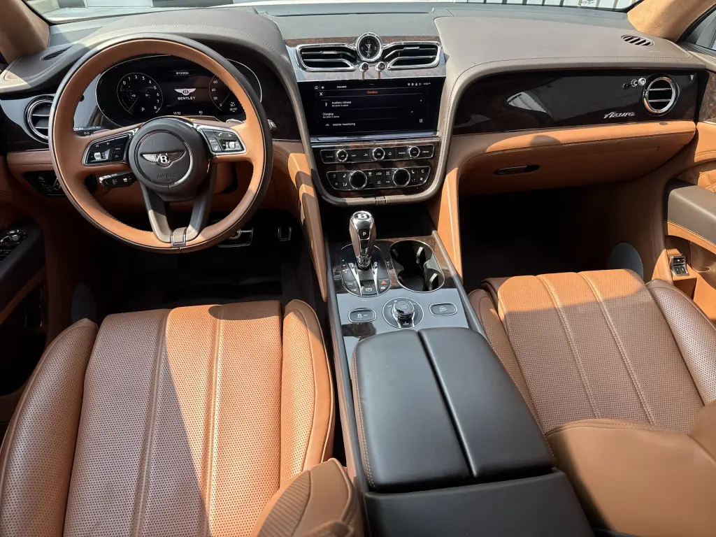 Image for 2023 Bentayga Azure V6 Hybrid at position 4