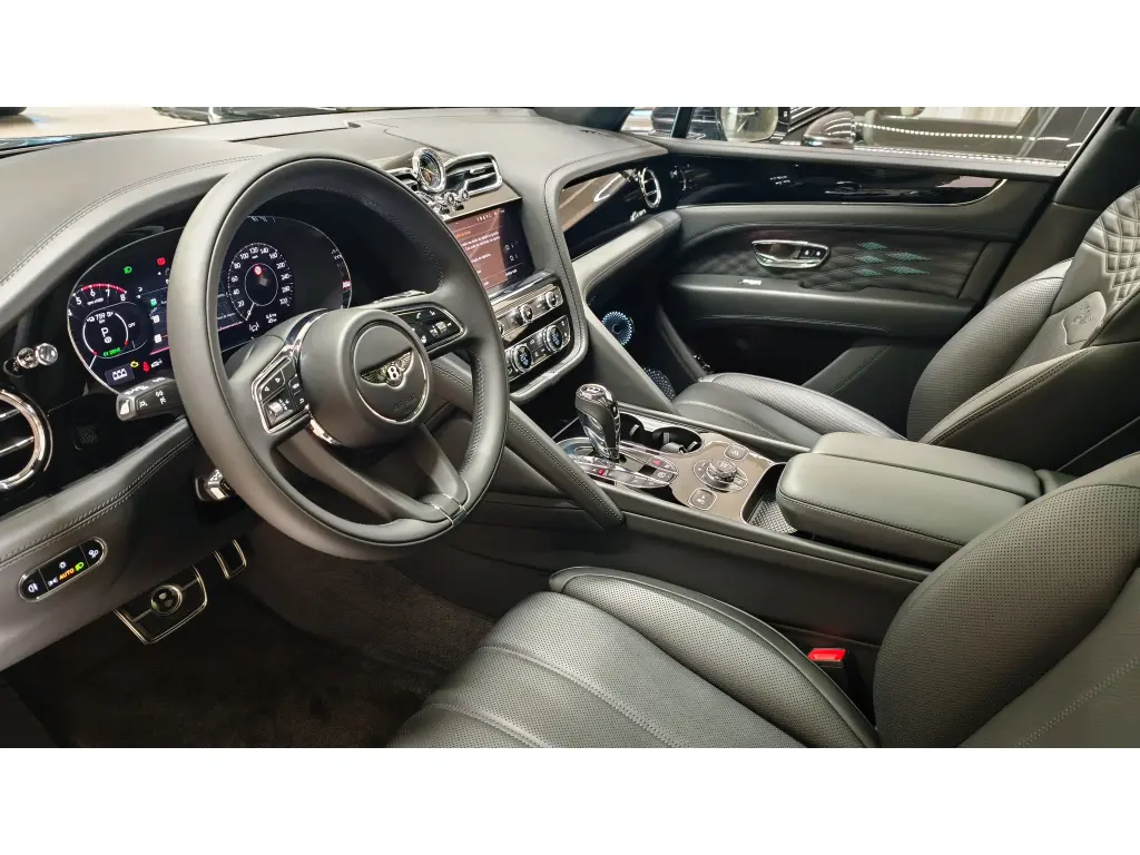 Image for 2026 Bentayga Azure V6 Hybrid at position 2