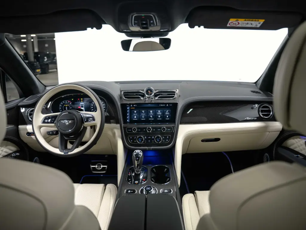 Image for 2026 Bentayga Azure V6 Hybrid at position 4
