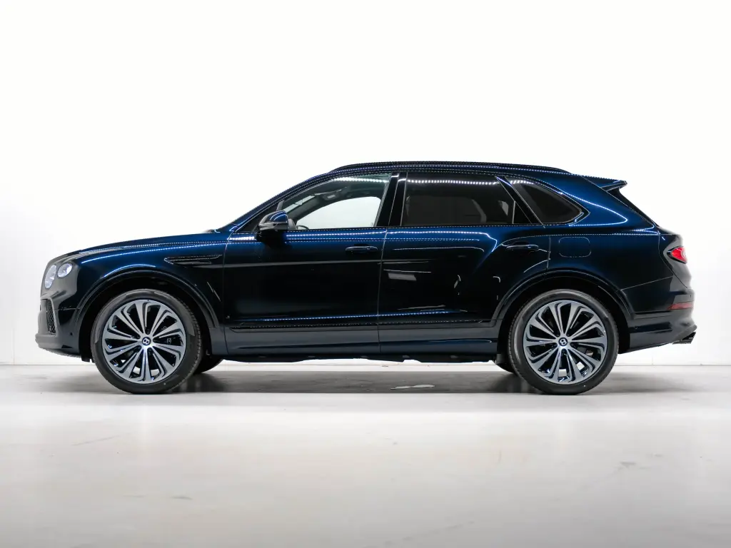 Image for 2026 Bentayga Azure V6 Hybrid at position 5