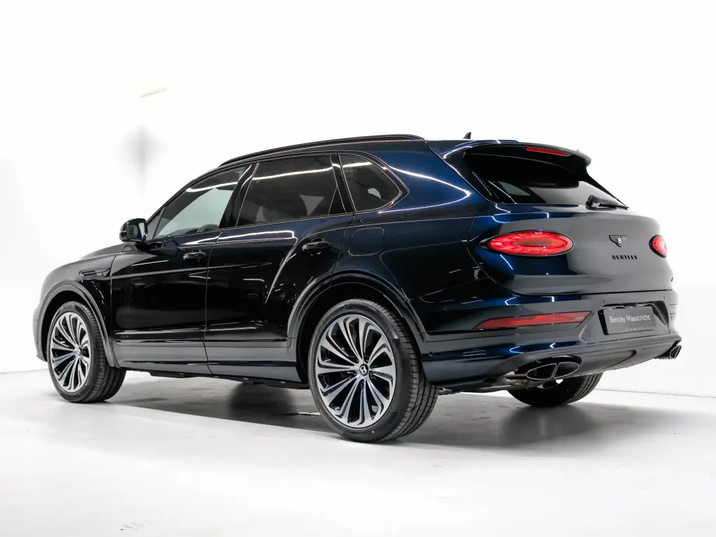 Image for 2026 Bentayga Azure V6 Hybrid at position 3