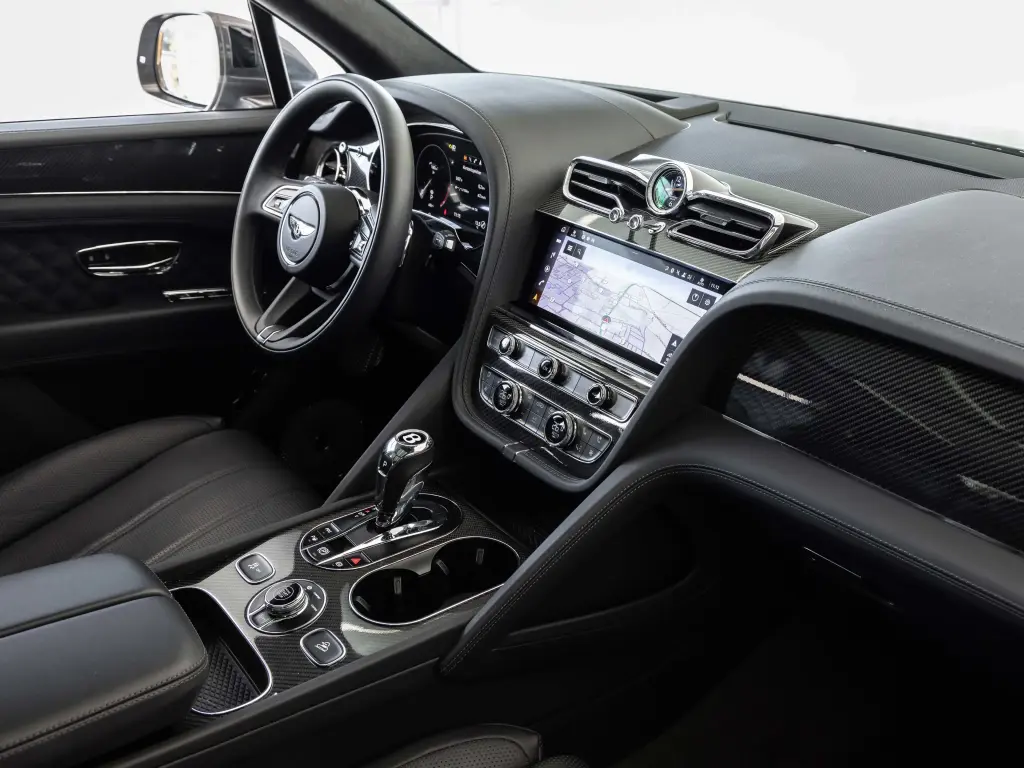 2023 Bentayga Azure V8 vehicle image