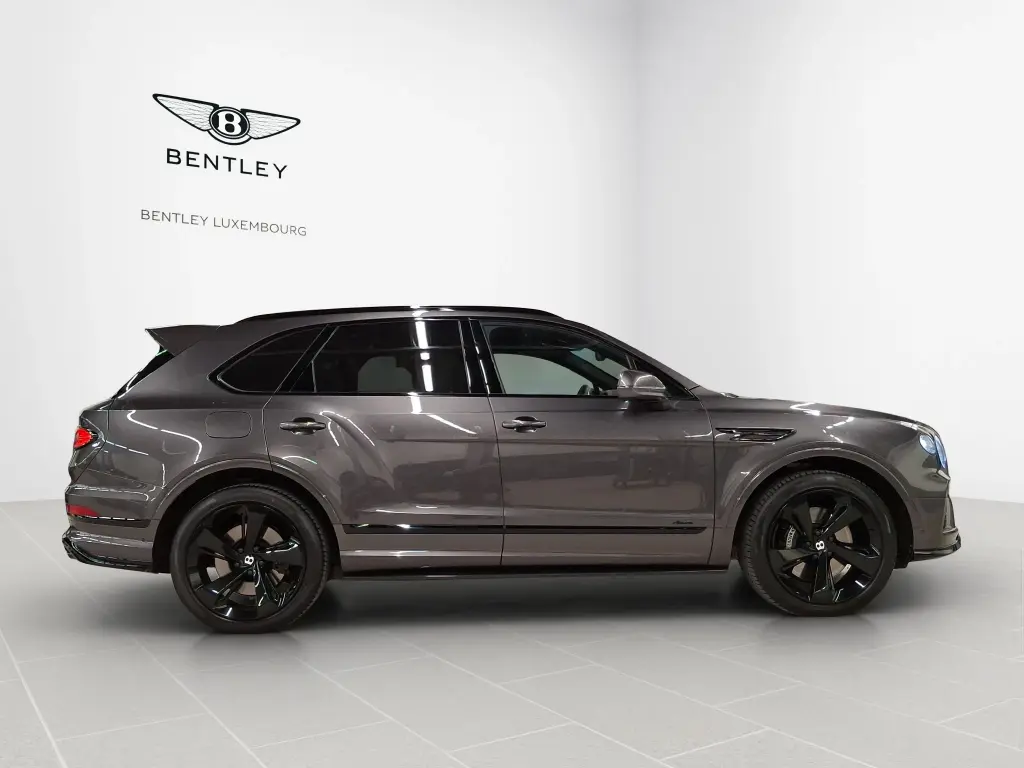 Image for 2023 Bentayga Azure V8 at position 5