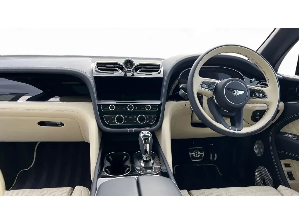 Image for 2023 Bentayga Azure V8 at position 4