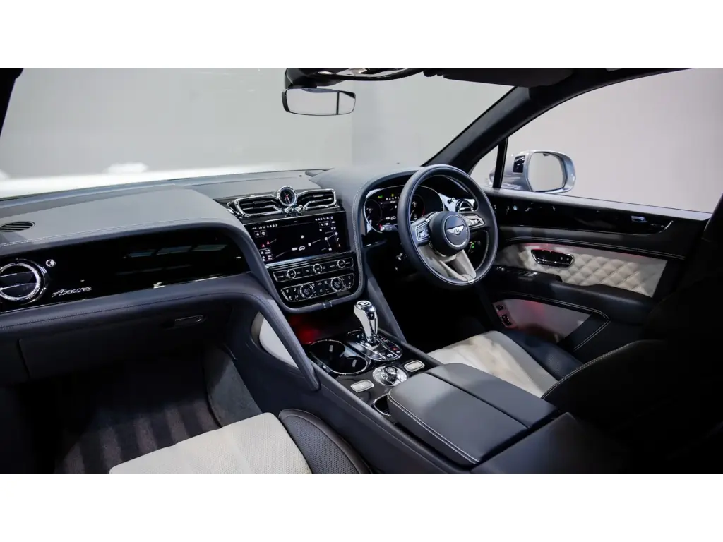 Image for 2023 Bentayga Azure V8 at position 2