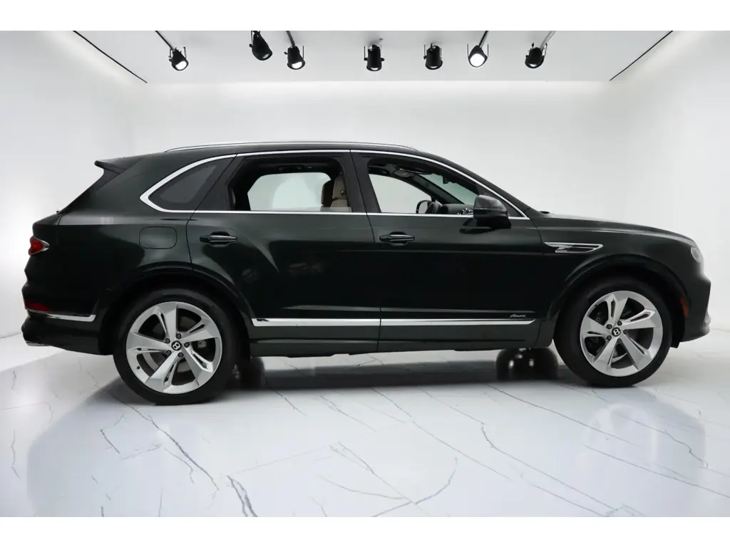 Image for 2023 Bentayga Azure V8 at position 5