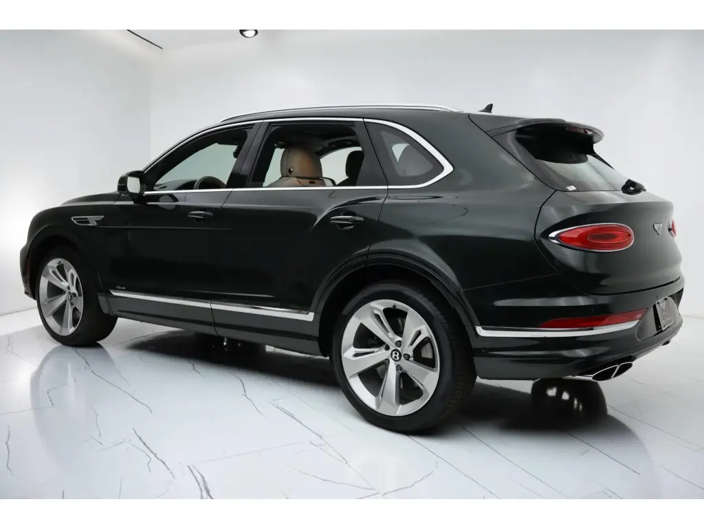 Image for 2023 Bentayga Azure V8 at position 3