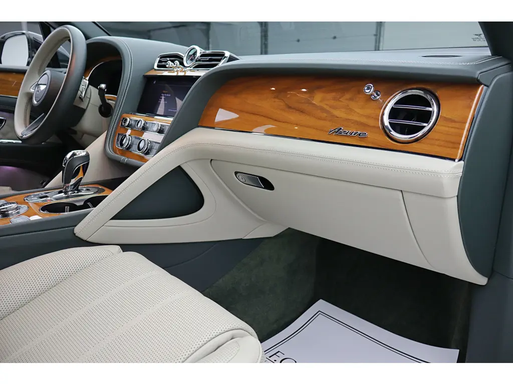 Image for 2023 Bentayga Azure V8 at position 2