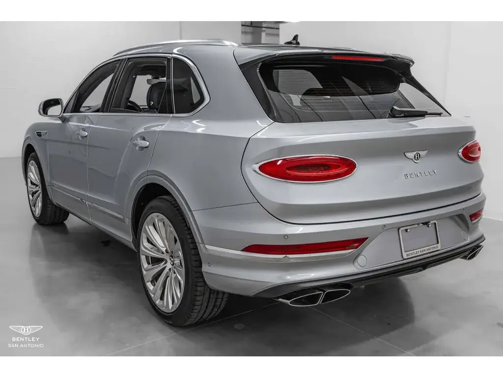 Image for 2023 Bentayga Azure V8 at position 3