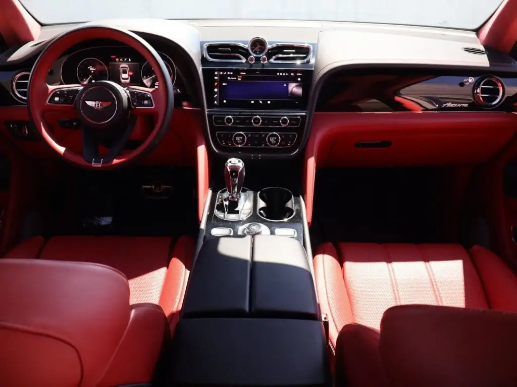 Image for 2023 Bentayga Azure V8 at position 4