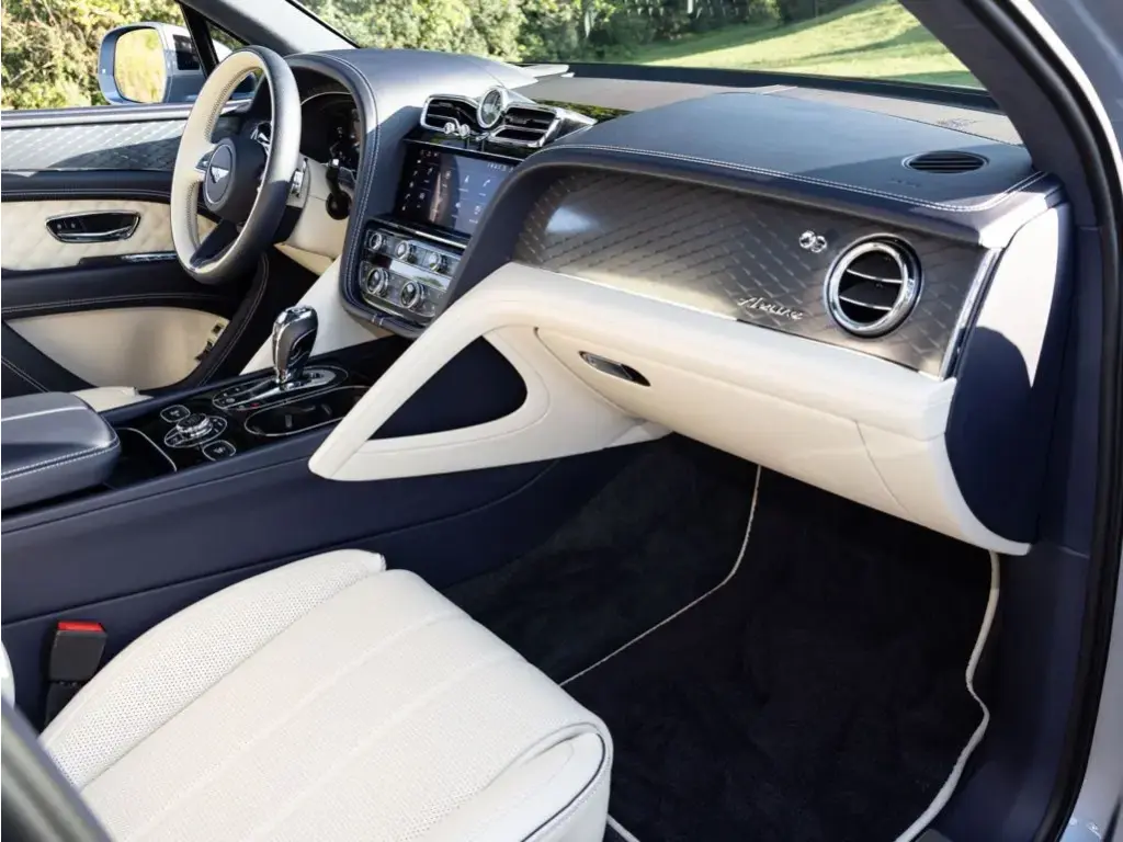 Image for 2023 Bentayga Azure V8 at position 2