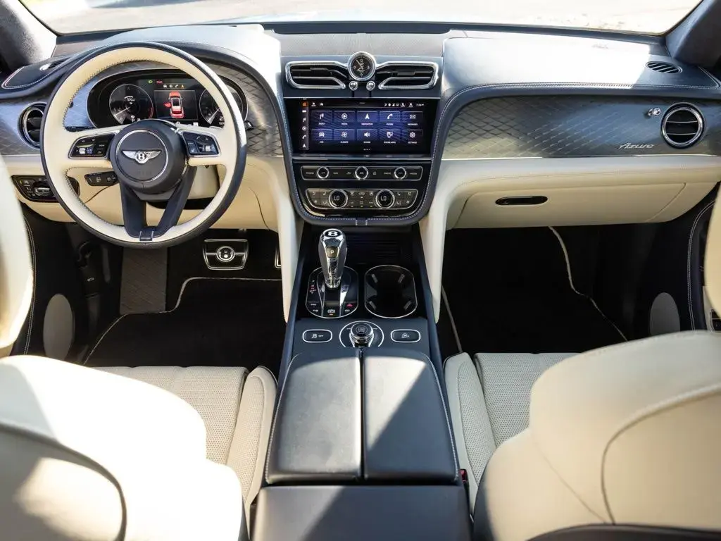Image for 2023 Bentayga Azure V8 at position 4